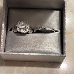 1 1/2 ctw diamond set